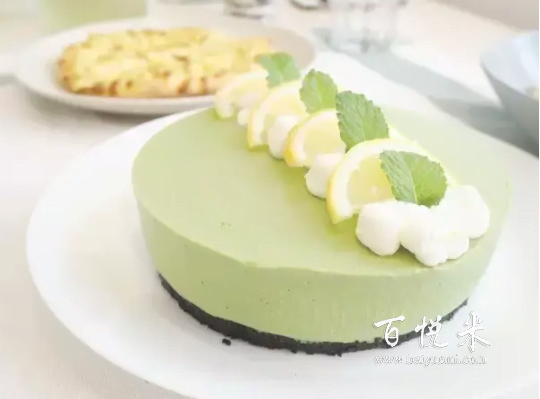 一道清新的蛋糕,吃起來口感清爽綿軟,不用烤箱就能做